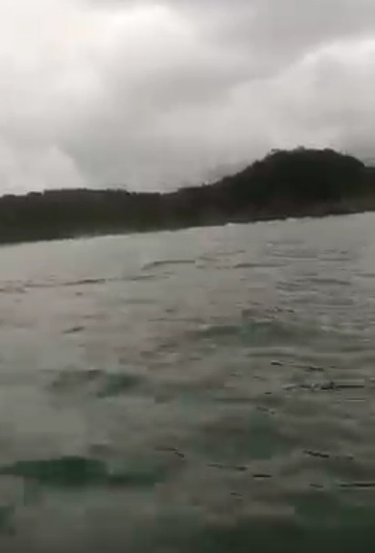 Passeando pelo mar de peruibe com xuxu